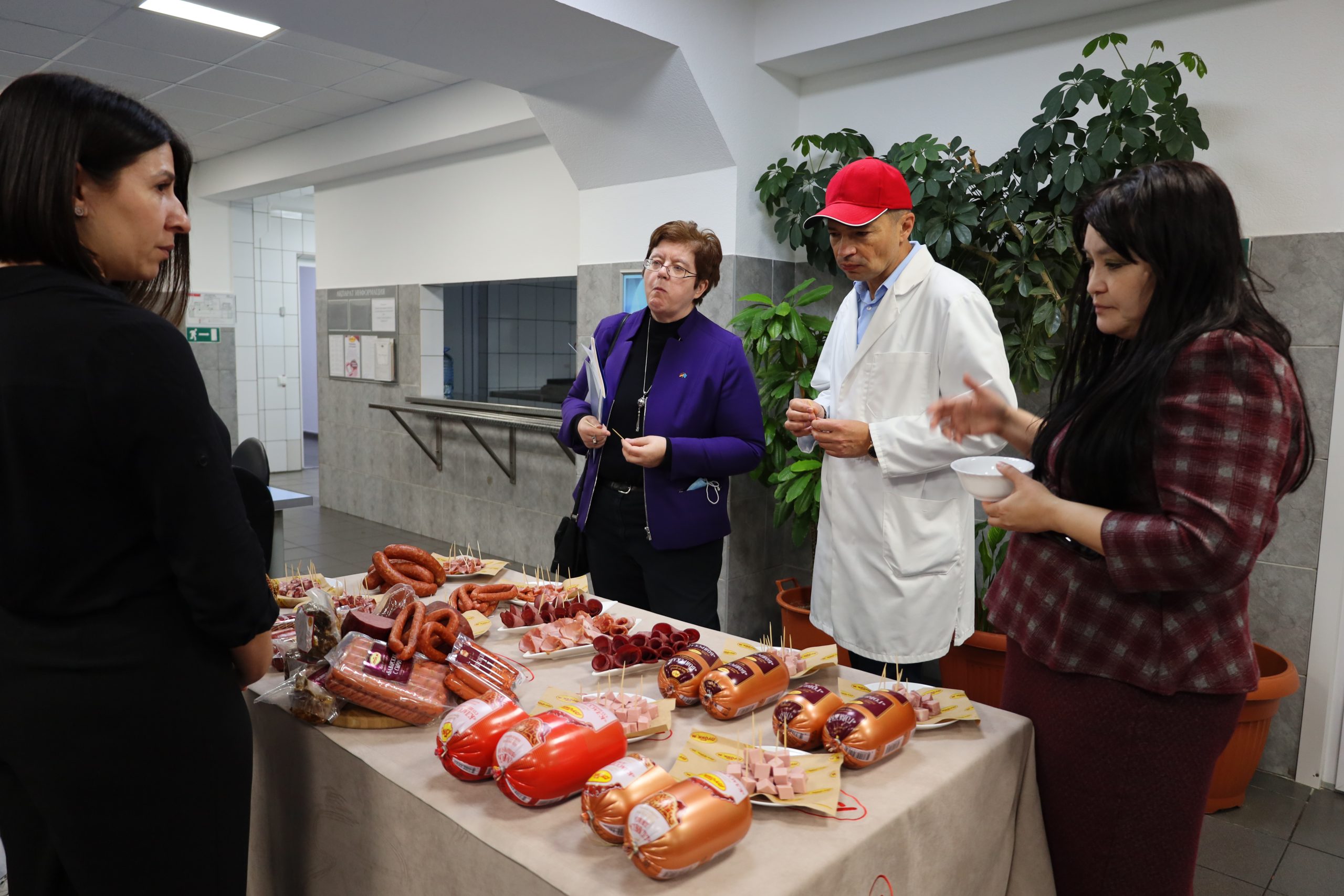 Посол Германии посетила мясоперерабатывающий комбинат